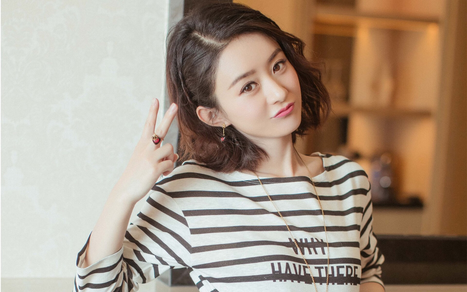 开云体育中国-隔空对决，湖人的铁壁与格林的火刃