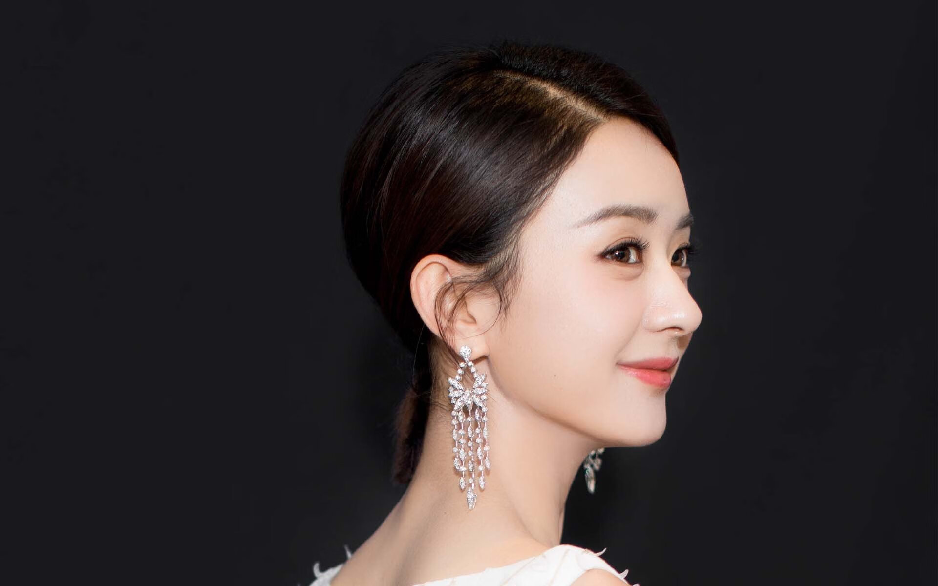 三分线外的盾牌，小贾伦·杰克逊如何用错位哲学统治NBA总决赛之夜