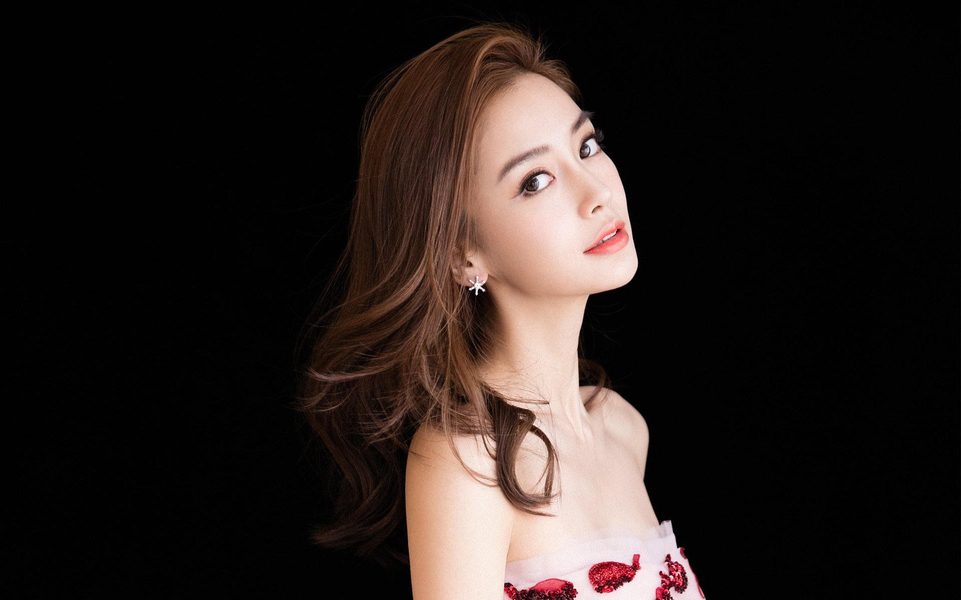 控球权杖的传承,当越南成为哈兰德舞台上的北欧风暴,C组上演足球版冰火奇缘