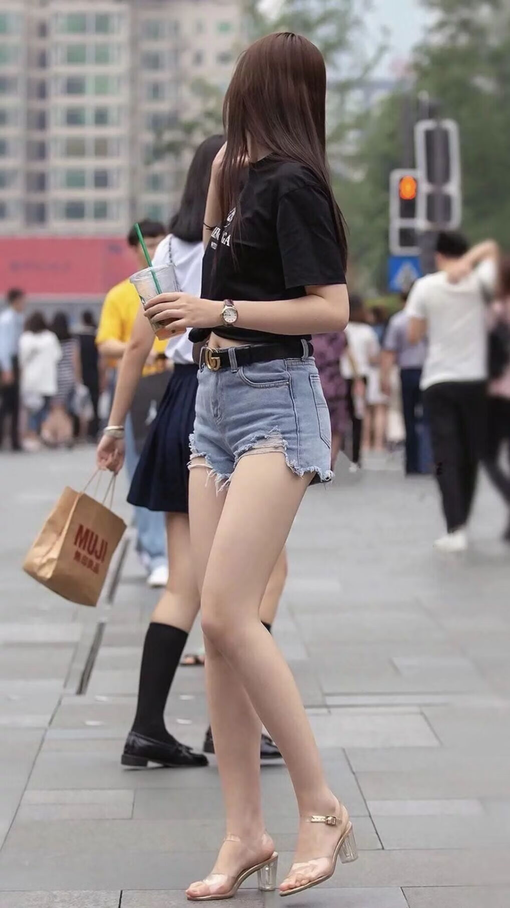 开云体育-美加墨世界杯焦点战双线激荡，西班牙传控完胜塞尔维亚，卢卡库致命一击诠释防守反击经典