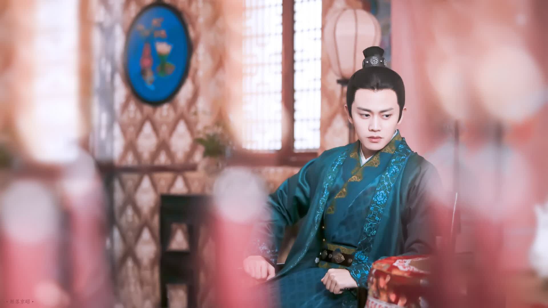 首先，我为你延展思维，创作一个既有张力又具备独特视角的标题